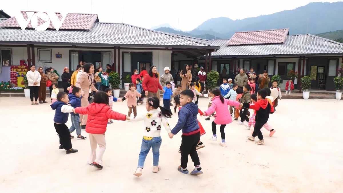 Những nụ cười ở làng hạnh phúc