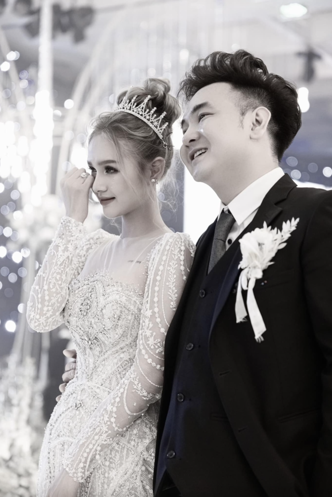 Xoài Non - Xemesis ly hôn trong hoà bình và tôn trọng lẫn nhau.