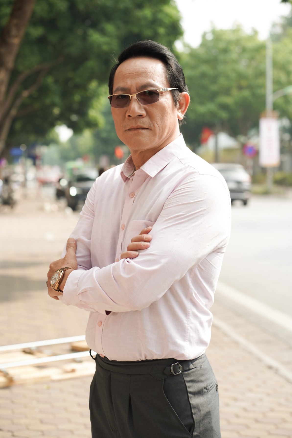 Tạo hình nhân vật Đại ca Sửu trong phim Mật lệnh hoa sữa (do Hoàng Hải thủ vai)