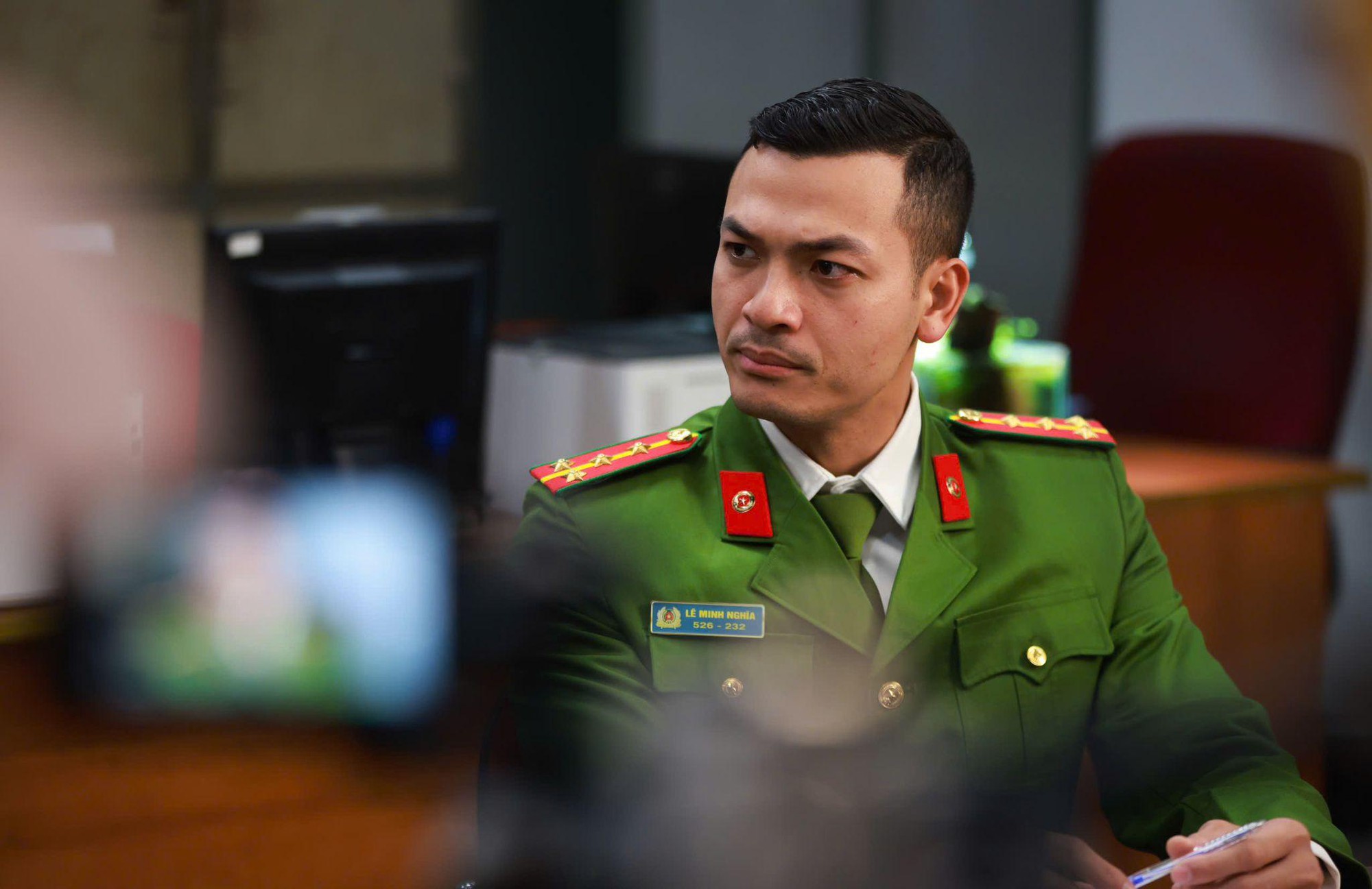 Diễn viên Vũ Tuấn Việt đảm nhận vai chính trong phim - đại diện cho những chiến sĩ công an nhân dân đang từng ngày từng giờ bảo vệ cho mảnh đất thủ đô