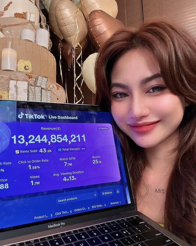 Một phiên live khác có doanh số 13 tỷ đồng