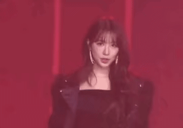 Trong hình ảnh mới nhất, đường nét gương mặt của Yoon Eun Hye trở nên hài hòa hơn, không còn lộ rõ di chứng thẩm mỹ