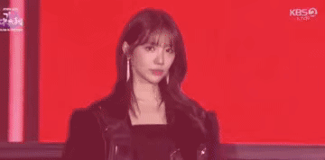 Yoon Eun Hye gây chú ý với màn trở lại sân khấu với tư cách idol. Người hâm mộ vui mừng khi nhan sắc của nữ diễn viên trở nên xinh đẹp hơn