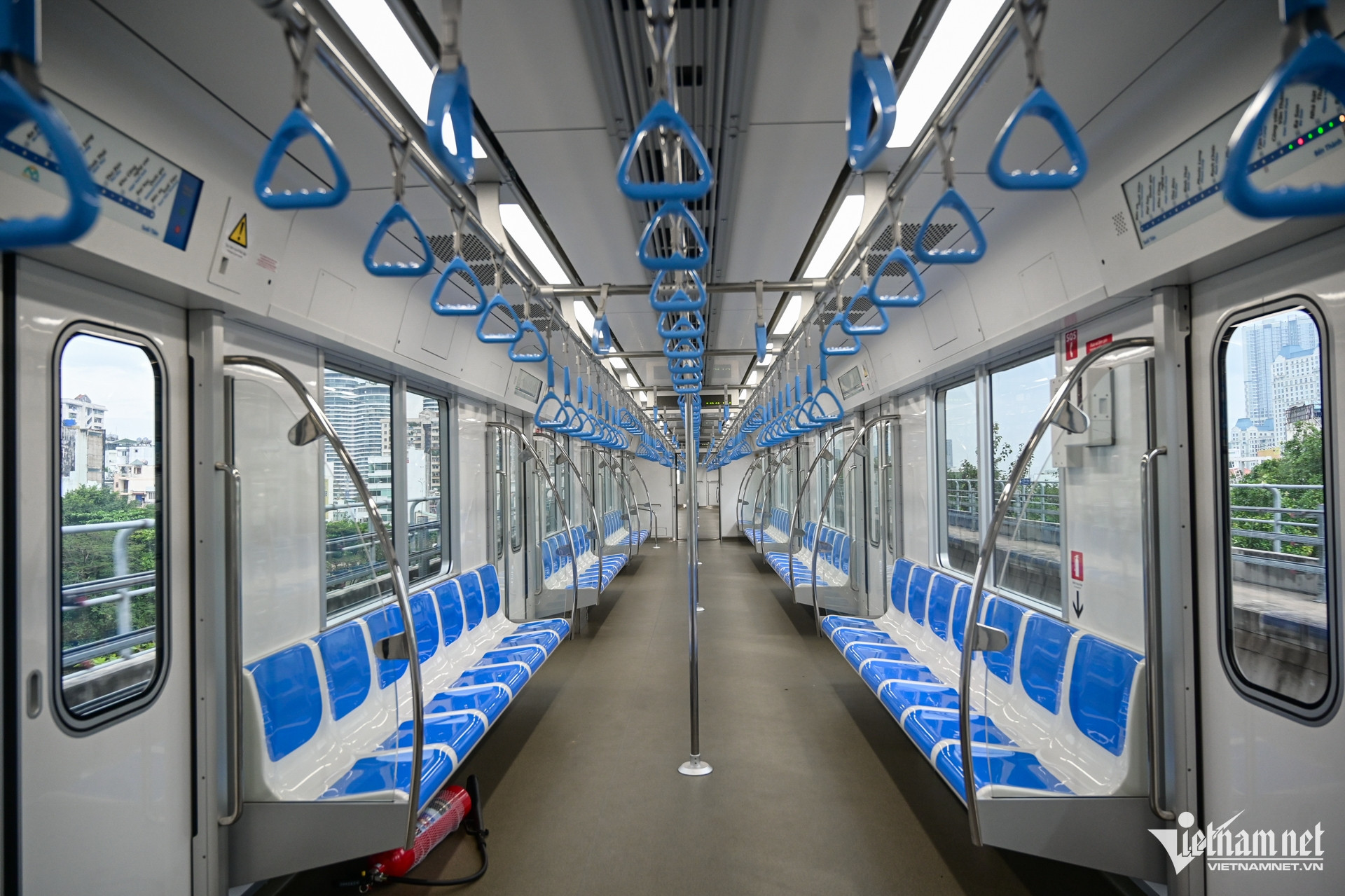 Tàu metro số 1 có sức chứa 930 khách. Ảnh: Đào Phương.