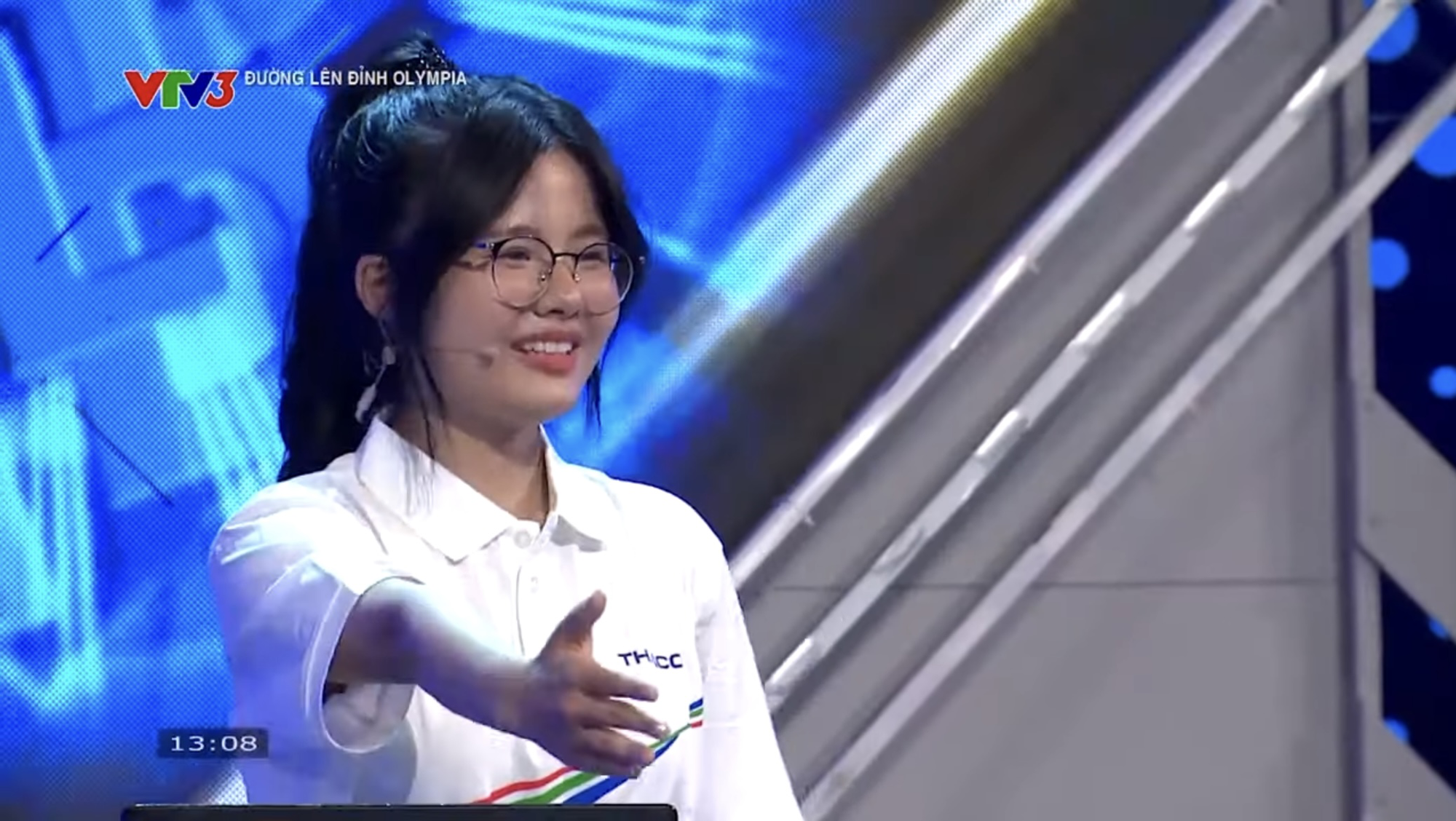 Phạm Anh Thơ gây chú ý sau cuộc thi tuần Olympia