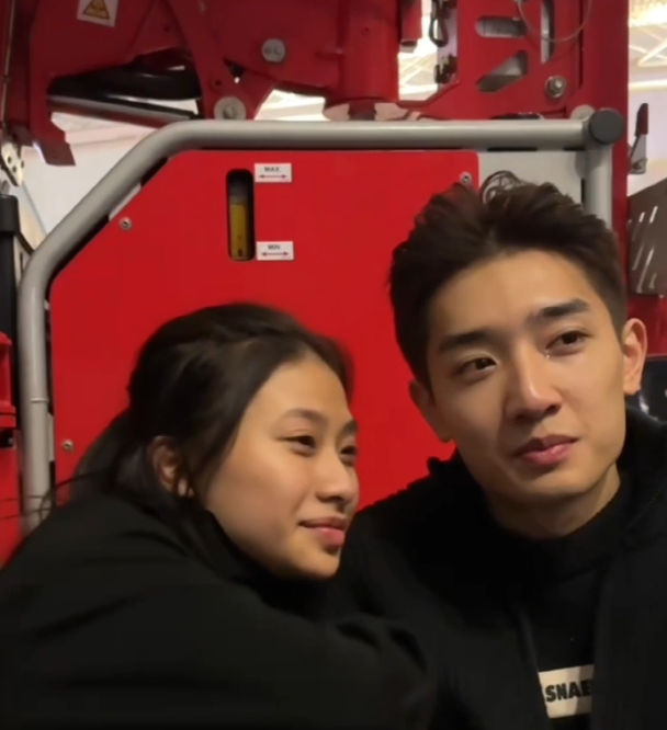 Bạn trai Louis Phạm rơi nước mắt vì phải tạm chia tay