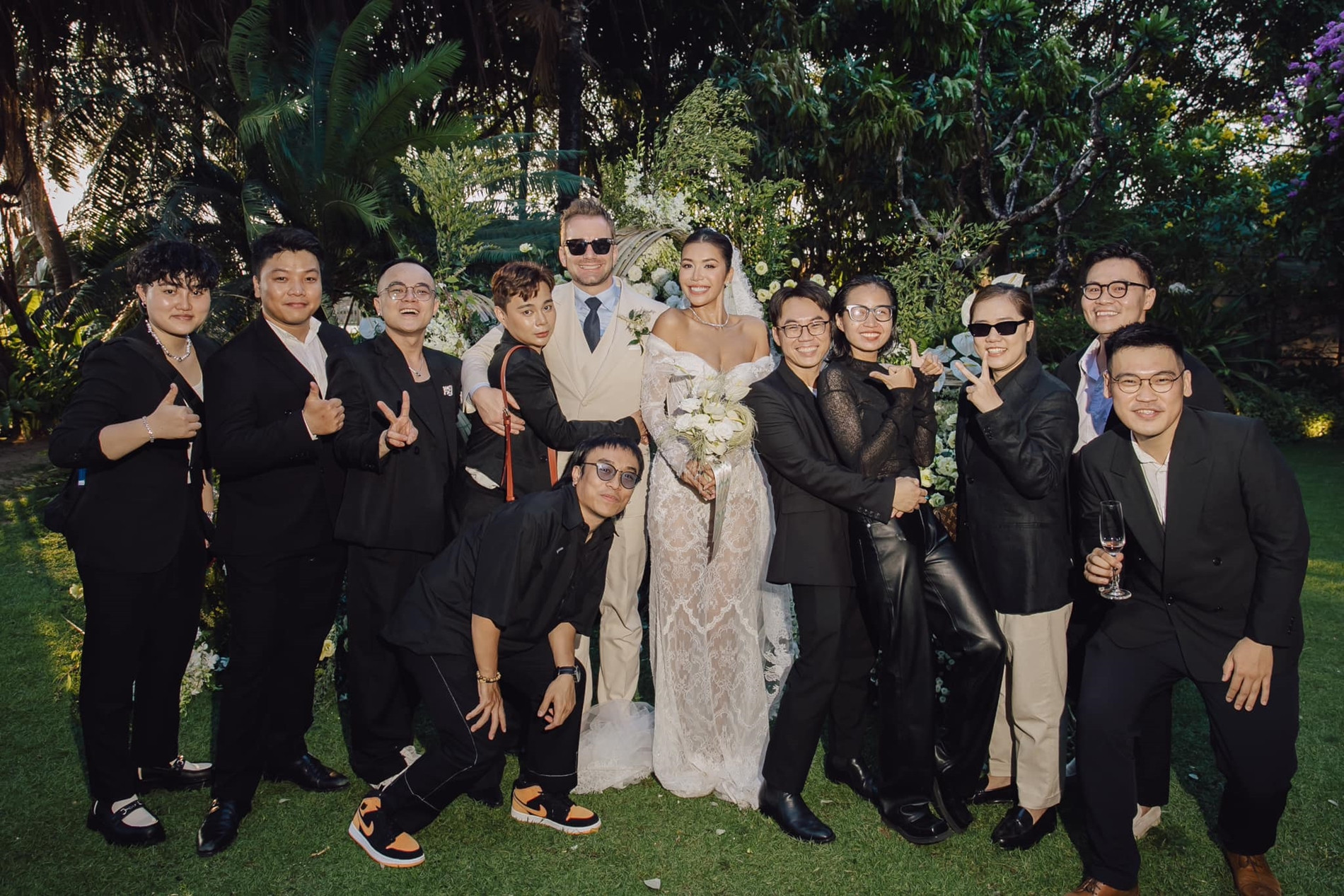 “Tú hạnh phúc, trọn vẹn, có một đêm rất tuyệt vời để kể về cho dù nhiều năm sau nữa. Thật sự cảm thấy được yêu thương, được trân trọng, được sẻ chia từ tình cảm ấm áp của gia đình, người thân, bạn bè, anh chị em xã hội, đồng nghiệp, cộng sự và đặc biệt là tất cả quý vị khán giả thân thương