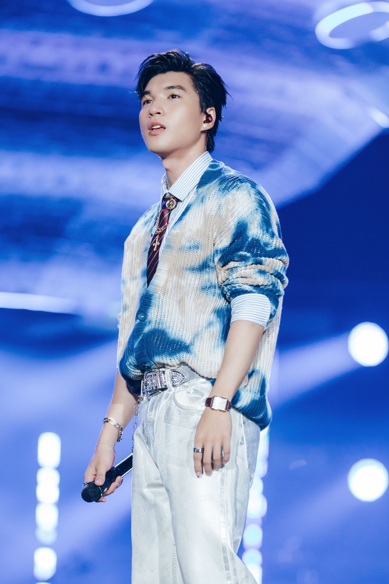 ... thậm chí “áp đảo” cả bài rap gây bão - TRÌNH của “thái tử” HIEUTHUHAI