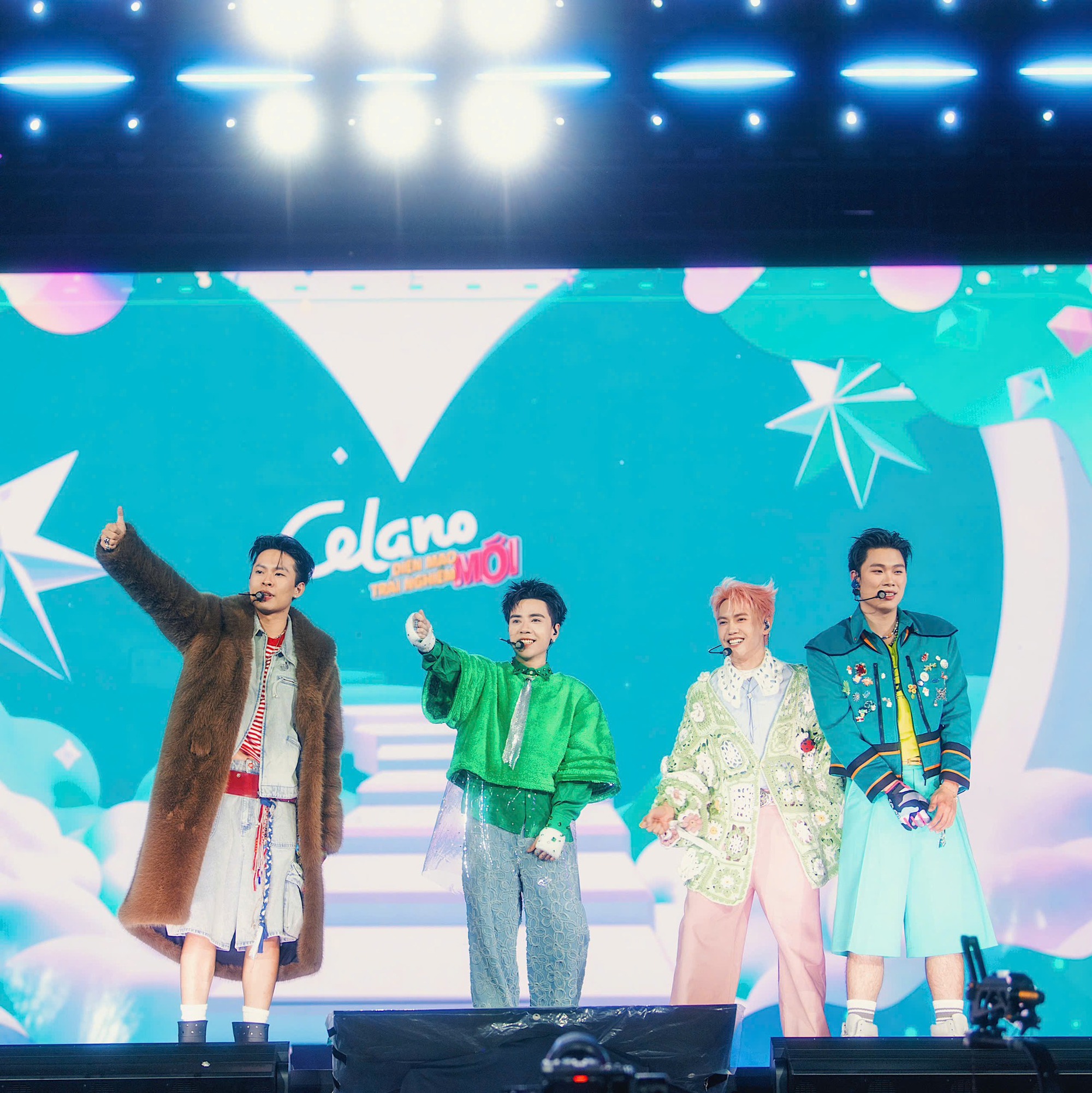 Nhóm nhạc MOPIUS gồm JSOL, Quang Hùng MasterD, Dương Domic và HURRYKNG