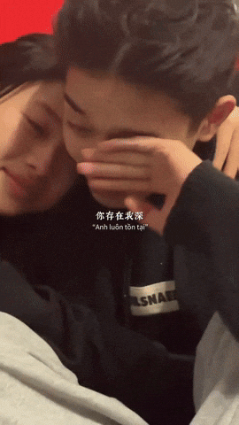 Louis Phạm và bạn trai đều khóc trước giờ phút chia xa