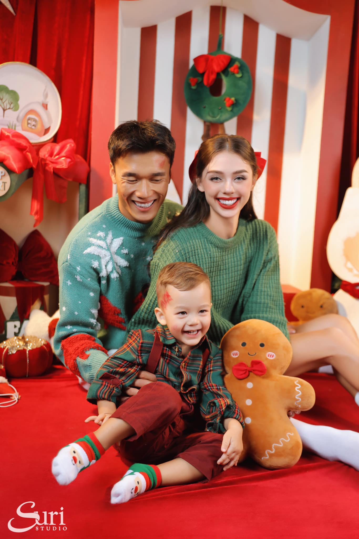 Khoảnh khắc gia đình hạnh phúc