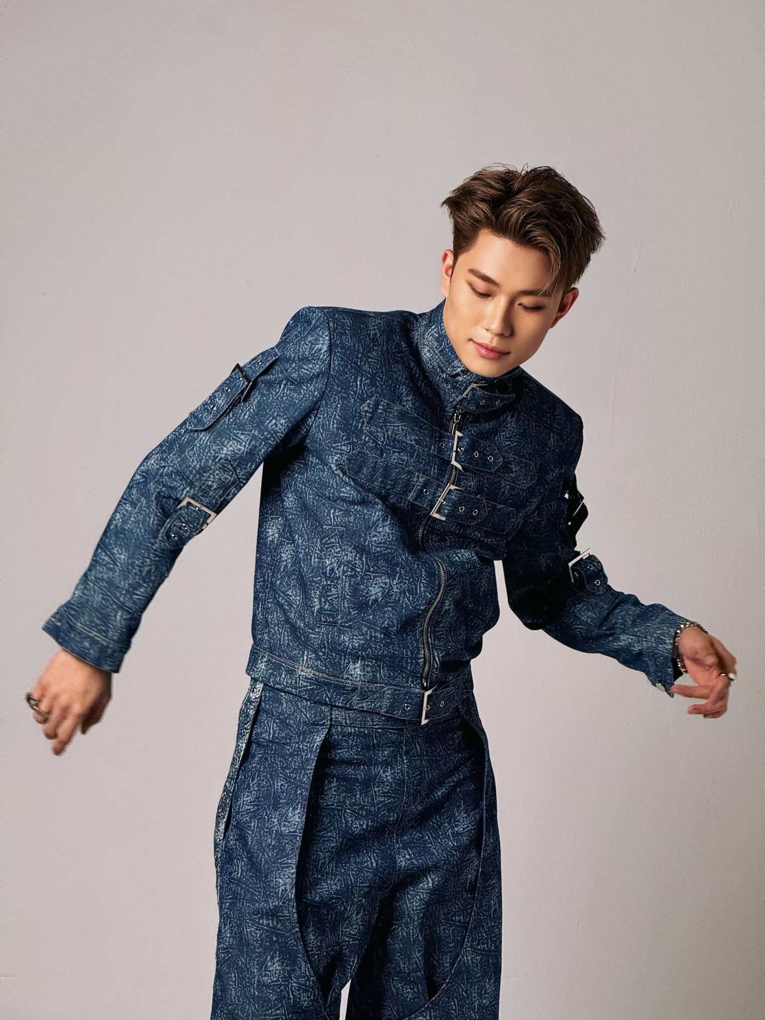 Thay đổi hình tượng theo hướng idol Kpop kín tiếng, chiều fan, có lẽ sau này sẽ khó mà nhìn thấy 1 Dương Domic táo bạo như thế này