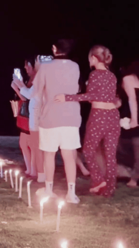 Xoài Non tình tứ bên Gil Lê.