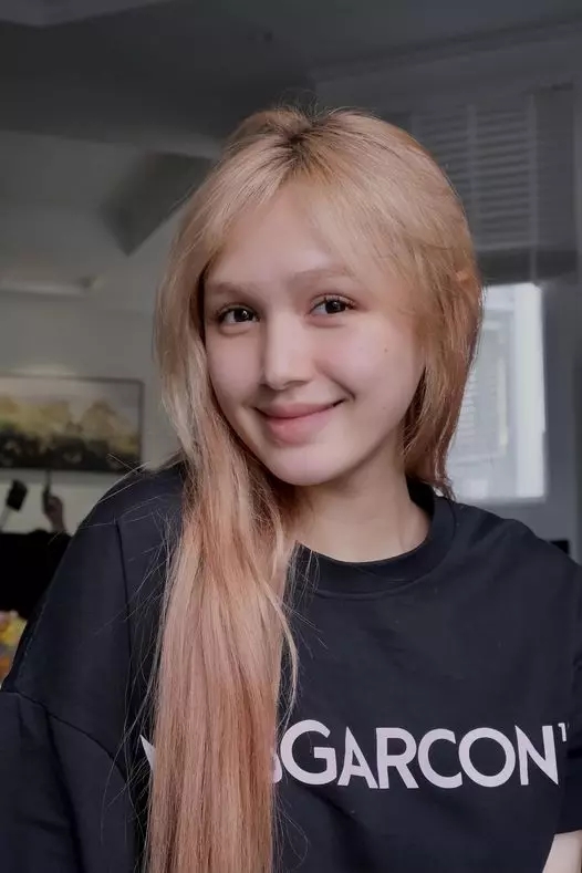 Thậm chí khi để mặt mộc cũng vẫn đẹp không tỳ vết, đúng là mỹ nhân chưa từng xấu bao giờ!