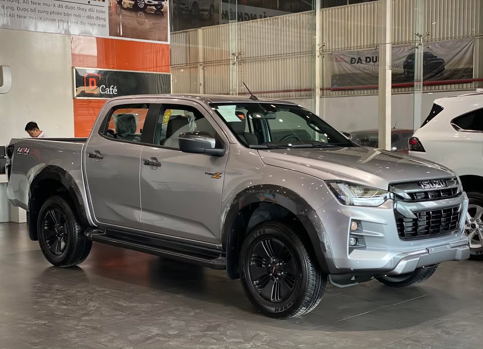 Sau sự biến mất của BT-50, Isuzu D-Max trở thành mẫu bán tải bán chậm nhất thị trường.