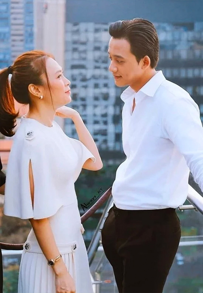 Sự xuất hiện của anh trong ekip Mỹ Tâm khiến người hâm mộ càng thêm tin vào việc cả hai là cặp đôi đẹp của showbiz Việt