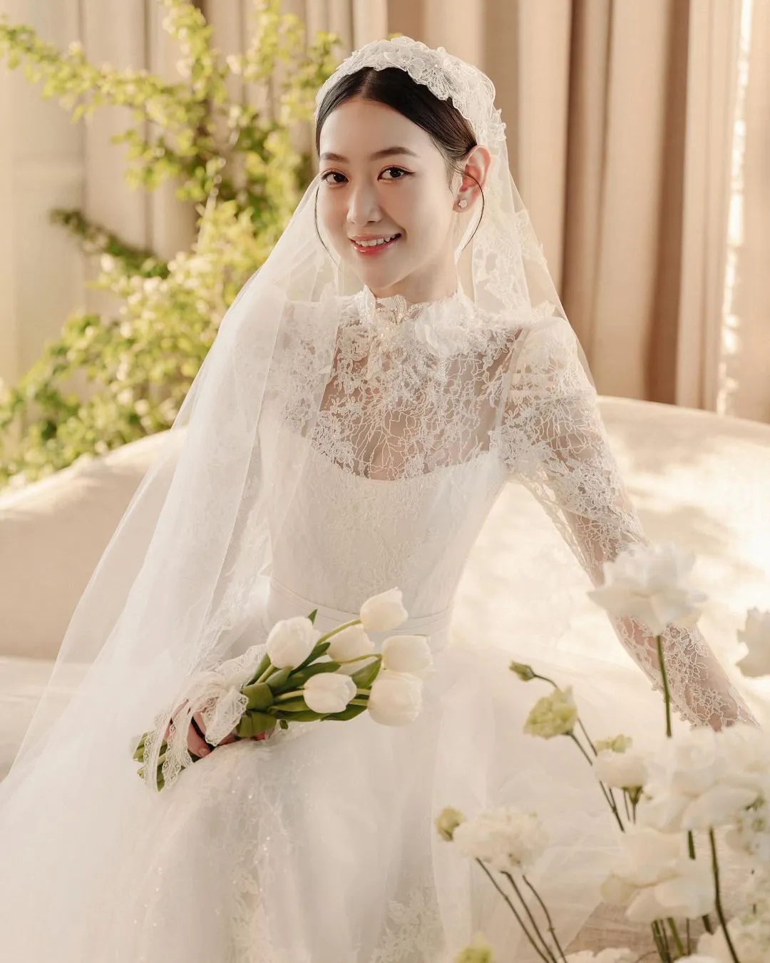 Visual cô dâu như xé truyện bước ra