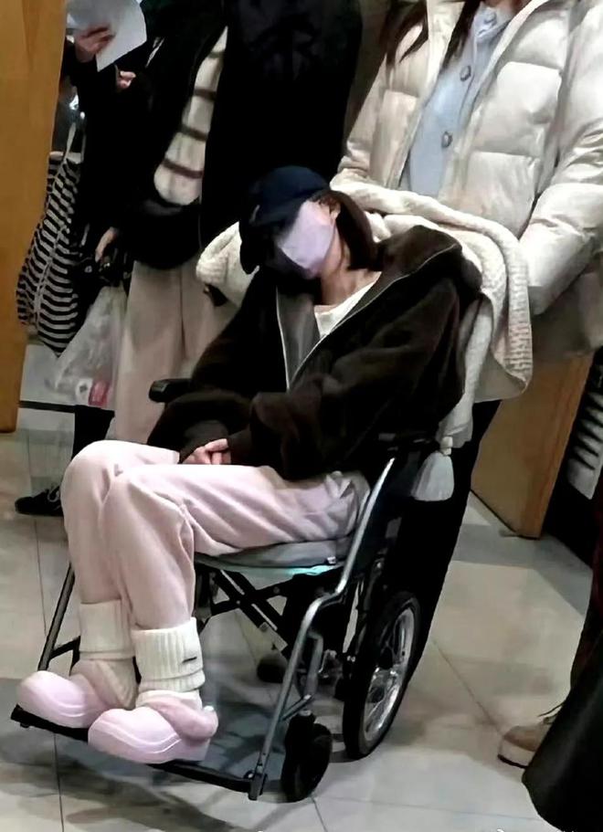 Hình ảnh khiến ai cũng đau lòng của Triệu Lộ Tư