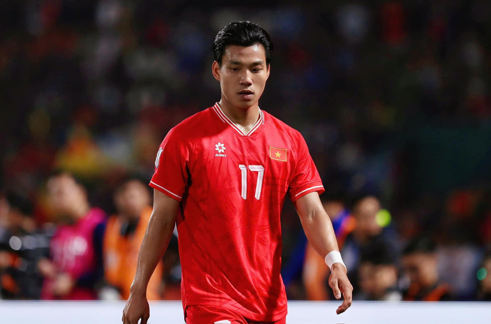 Văn Thanh thi đấu hết mình cùng tuyển Việt Nam chiến thắng (Ảnh: FBNV)