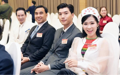 Các văn nghệ sĩ tại hội nghị