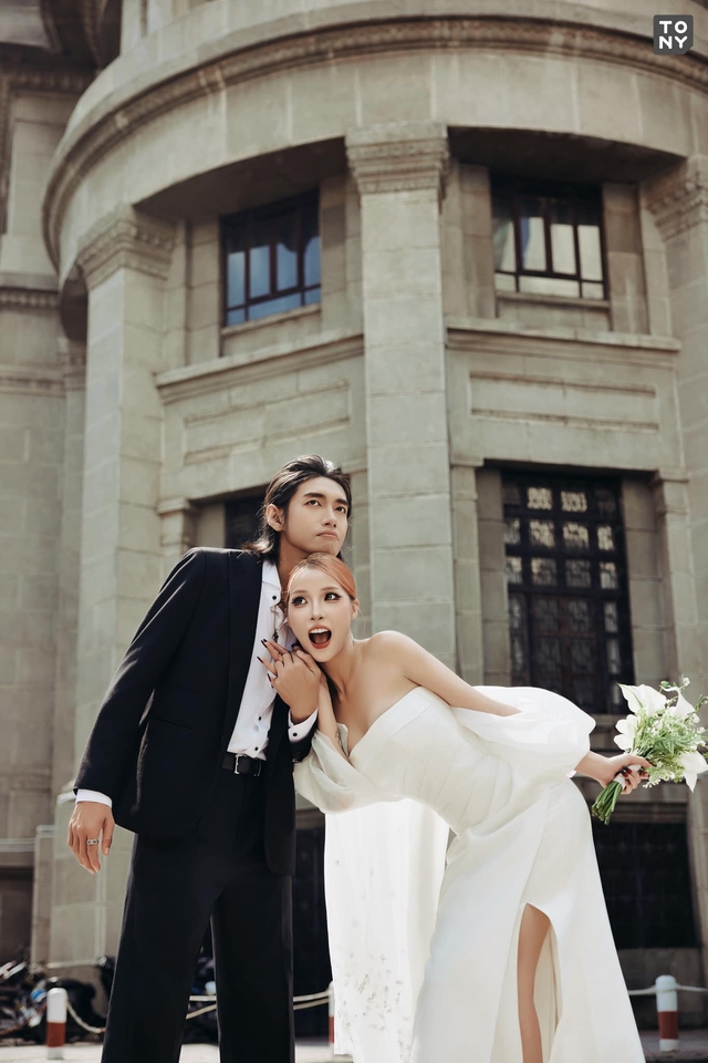 Quang Đăng tung bộ ảnh cưới nét căng với bạn gái ngoại quốc
