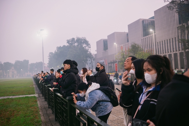 Lễ thượng cờ tại Quảng trường Ba Đình lịch sử luôn là khoảnh khắc thiêng liêng trong trái tim mỗi người con đất Việt.