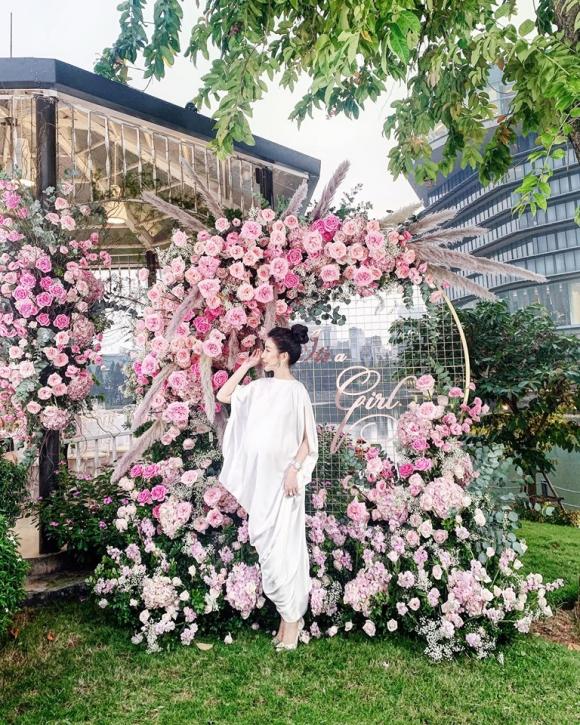 Hình ảnh hiếm hoi của Lam Cúc khi mang bầu lần 3 cách đây 5 năm