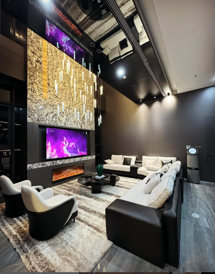 Một góc bề thế bên trong căn nhà của Lam Cúc sinh sống