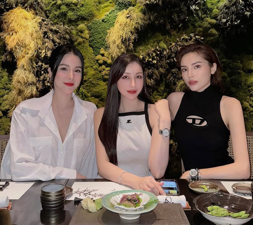 Lam Cúc là thành viên của nhóm bạn Diệp Lâm Anh - Kỳ Duyên