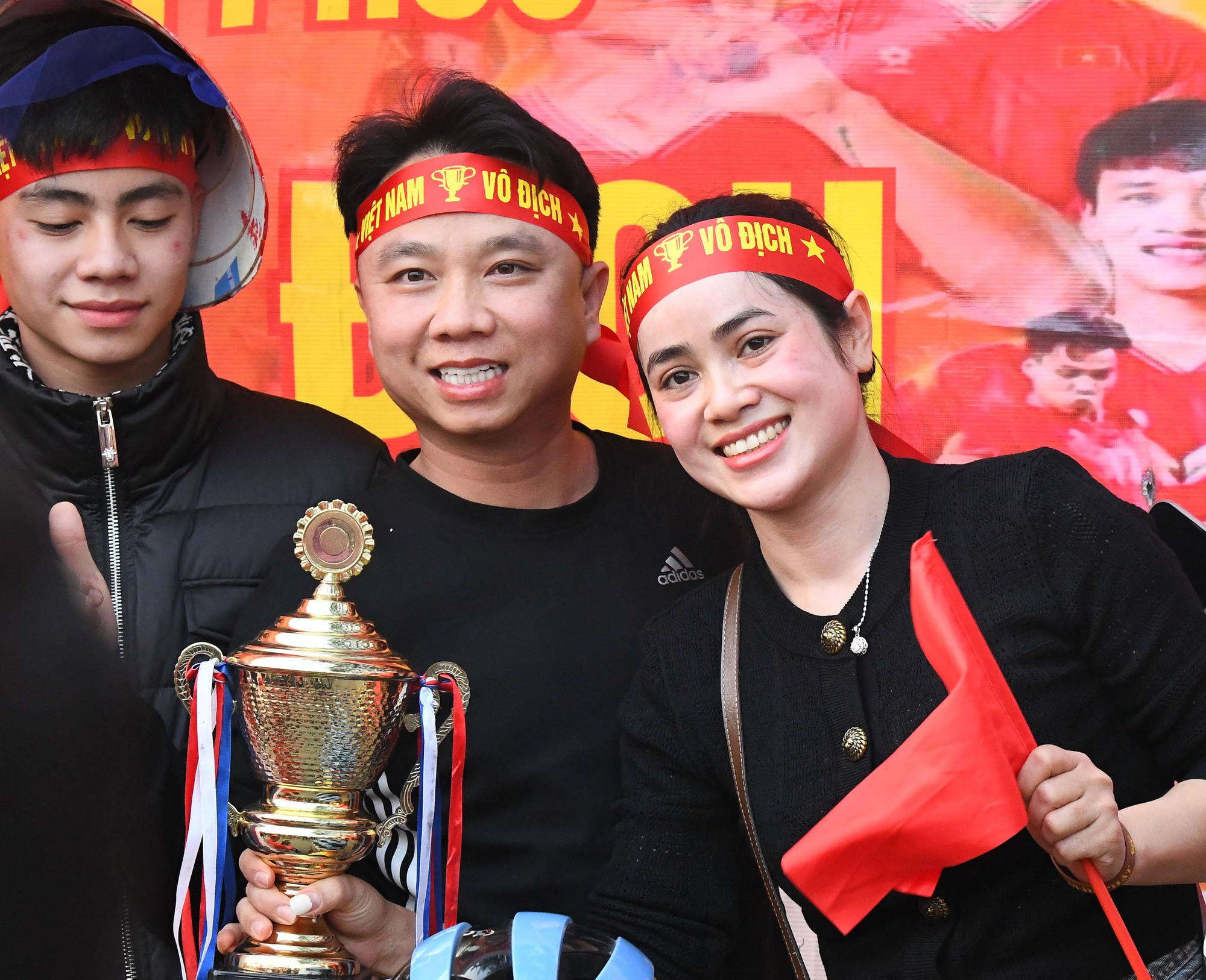 CĐV mong chờ ngày ĐT Việt Nam vô địch AFF Cup