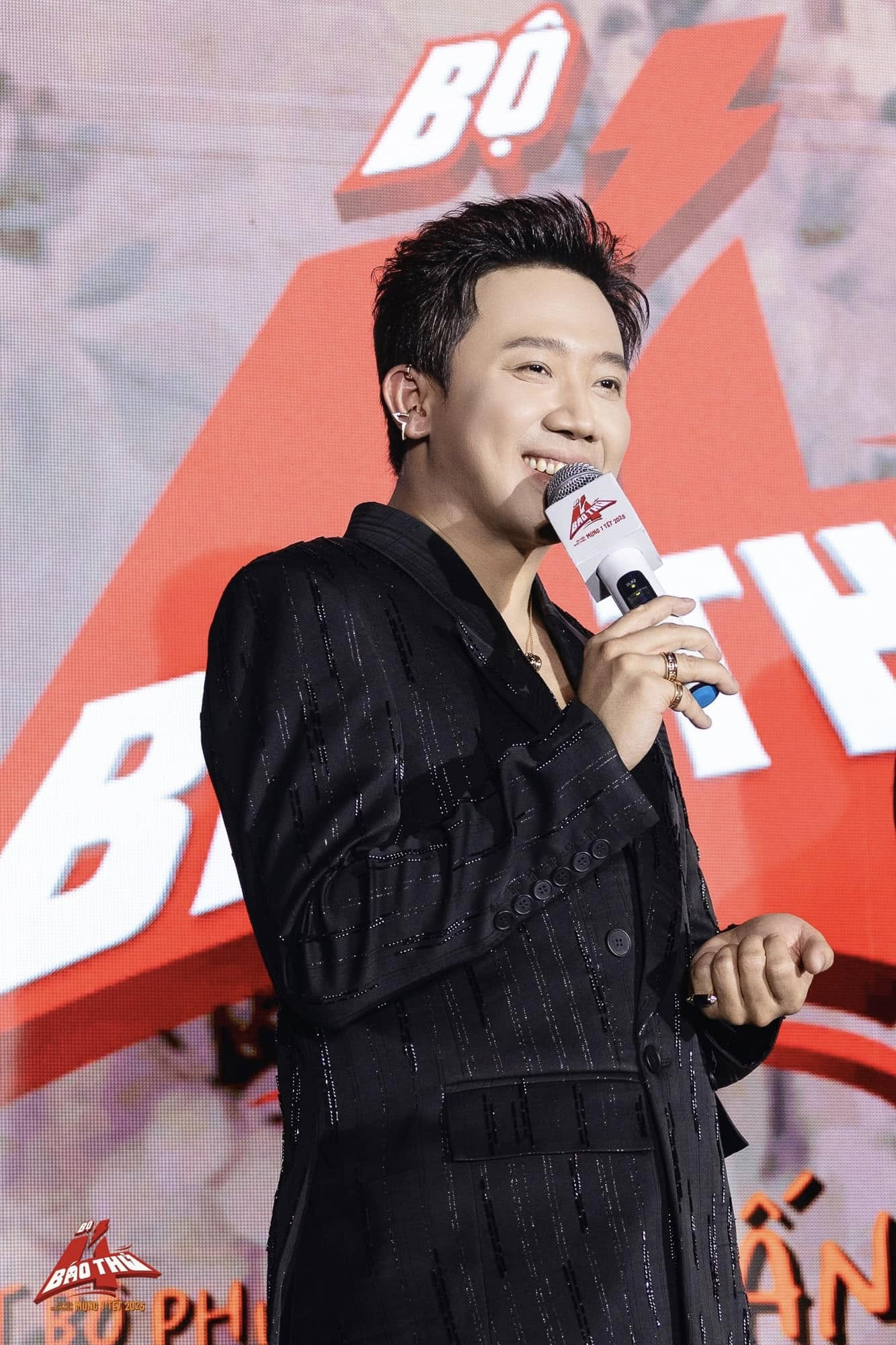 Trấn Thành từng đóng phim do Võ Thanh Hòa đạo diễn trước khi thành đạo diễn nghìn tỷ. Ảnh: FBNV 