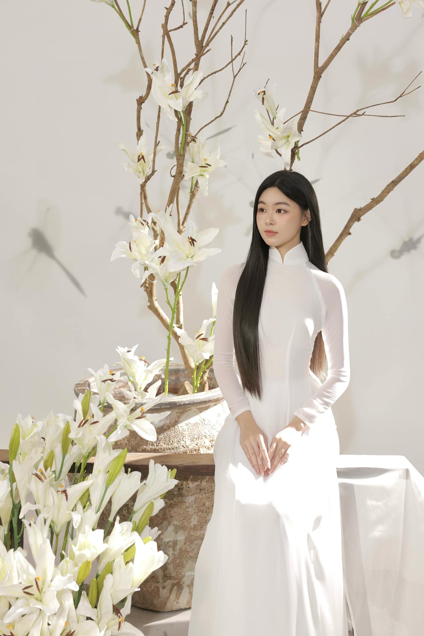 Lọ Lem khiến cư dân mạng xoắn xuýt vì nhan sắc trong trẻo