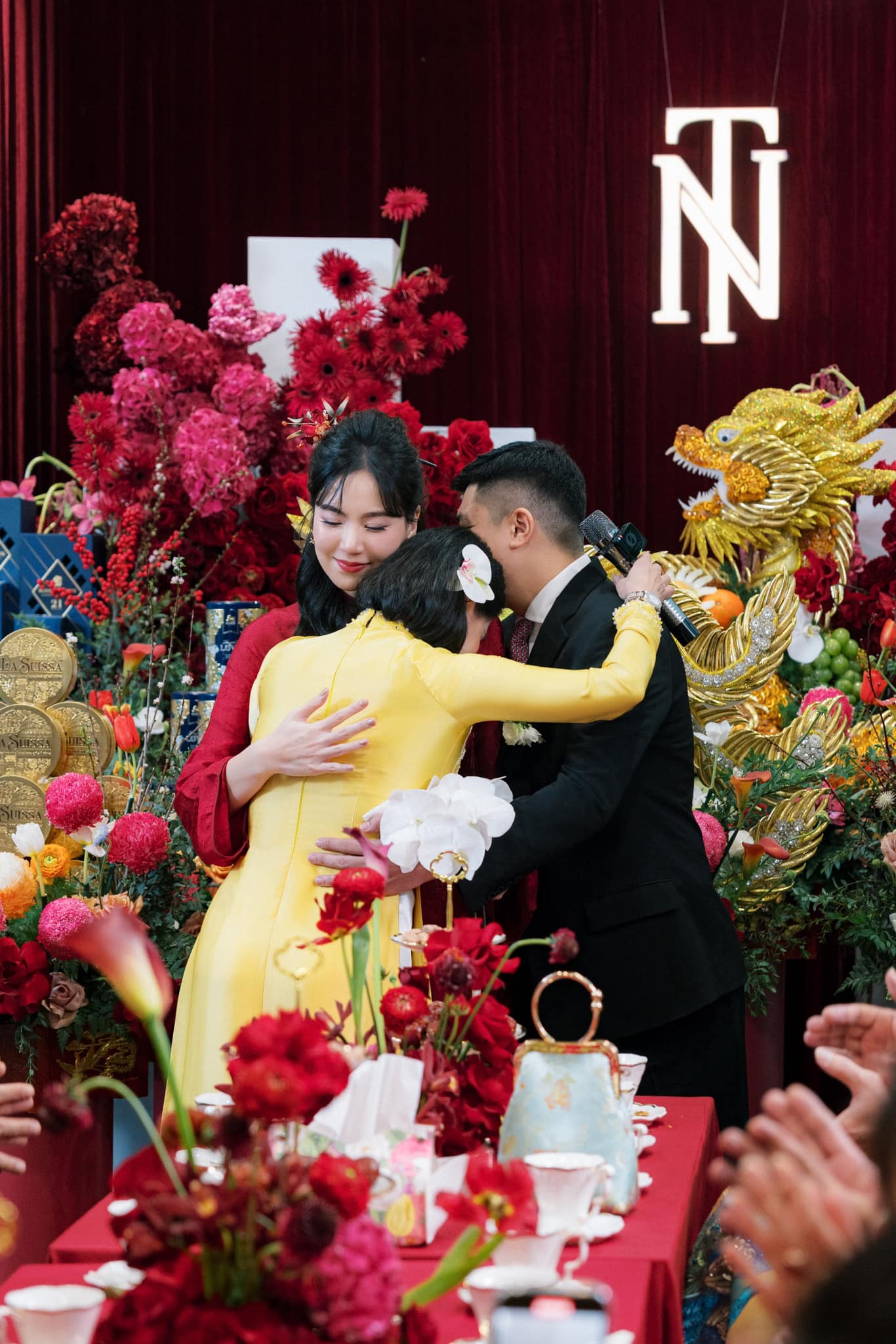 Mẹ của Mai Ngọc cũng có những khoảnh khắc thân thiết với con rể