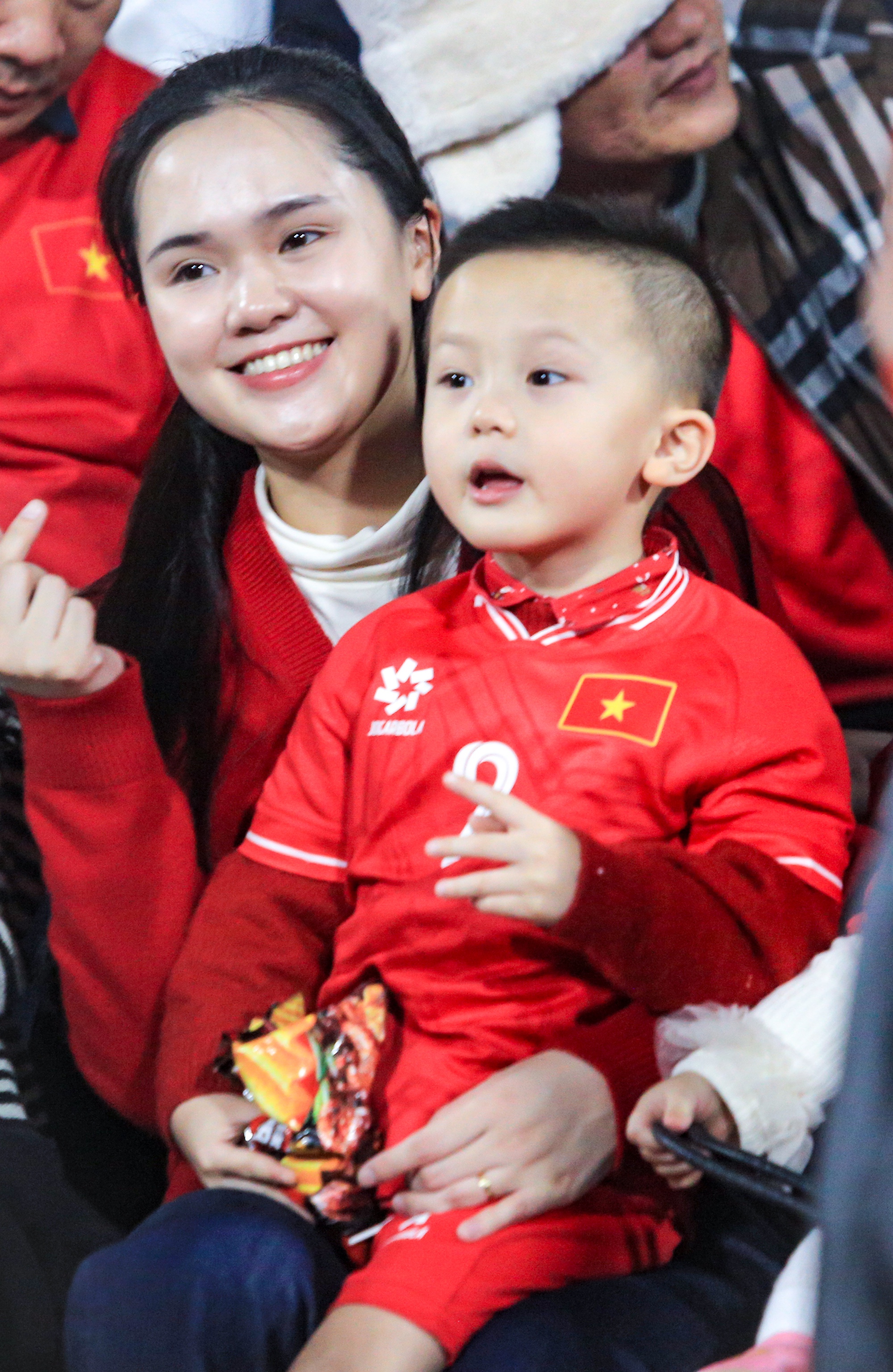 Quỳnh Anh - vợ Duy Mạnh cùng con trai