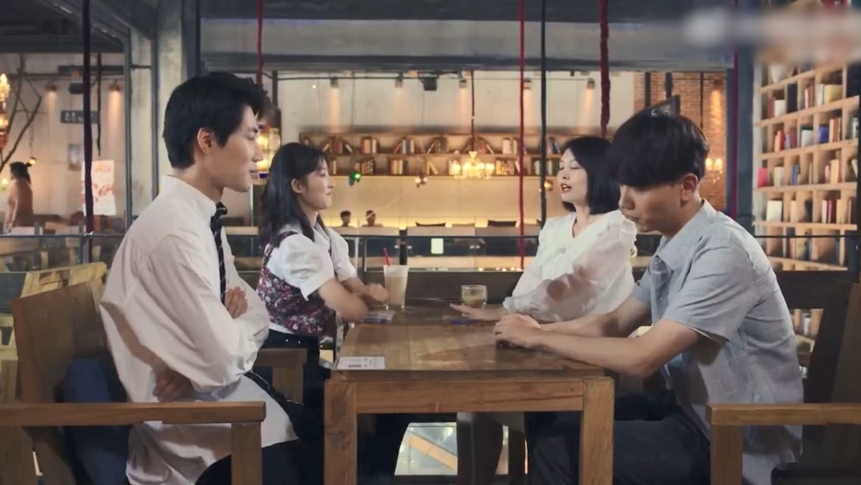 4 bạn sinh viên nghệ thuật muốn về vùng quê để dạy học cho các em nhỏ.