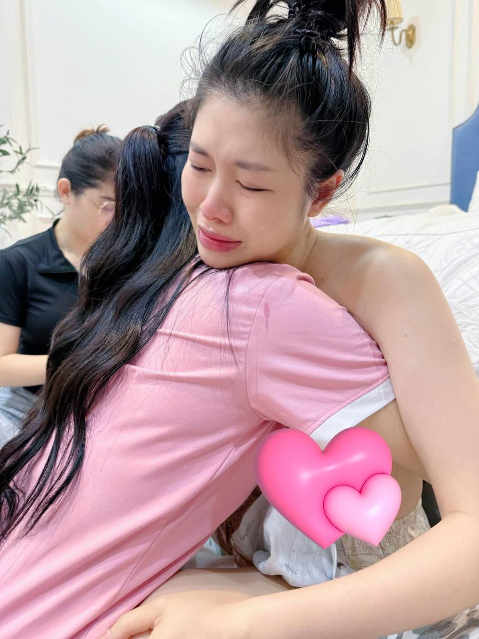 Thuỷ Anh cho biết thời điểm sau sinh 1 tuần là mệt mỏi và đau đớn nhất vì không có chồng bên cạnh