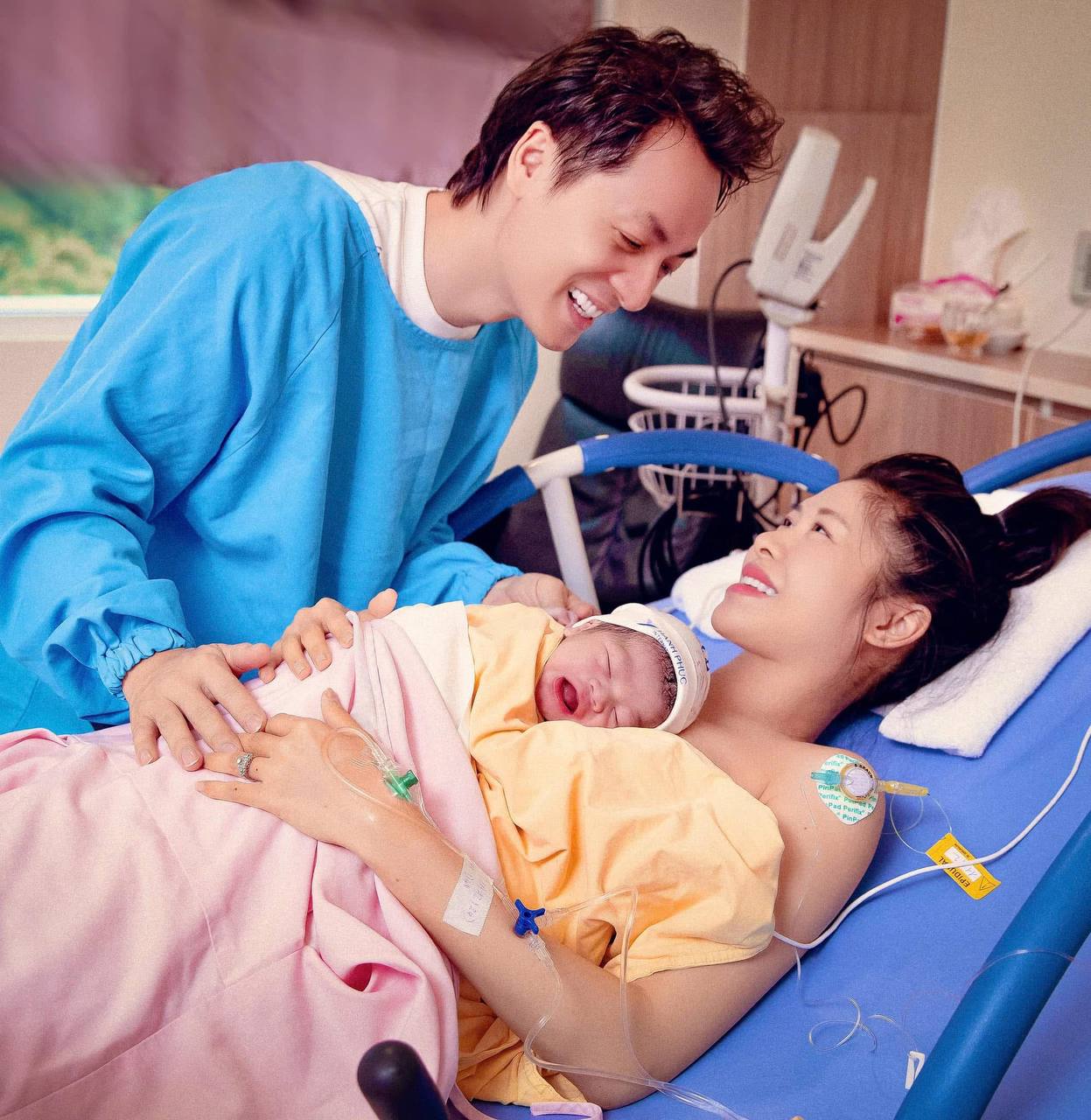 Vào tháng 12/2024, cặp đôi đã hạnh phúc chào đón con thứ 3