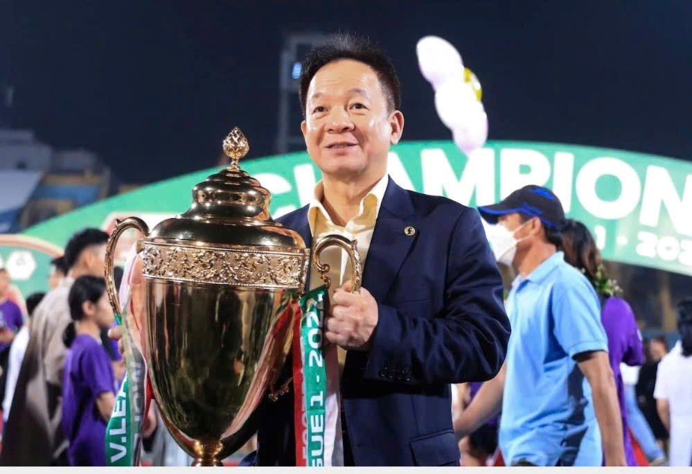 Bầu Hiển là người có nhiều đóng góp cho bóng đá Việt Nam.