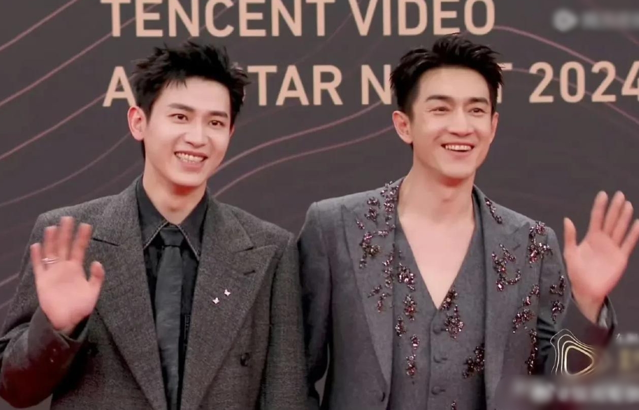 Nhiều khán giả thắc mắc tại sao Triệu Lệ Dĩnh không đi cùng các bạn diễn