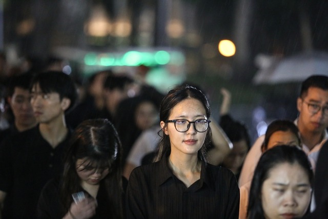 Những hình ảnh sẽ còn mãi trong trái tim người Việt. (Ảnh: Viết Thanh)