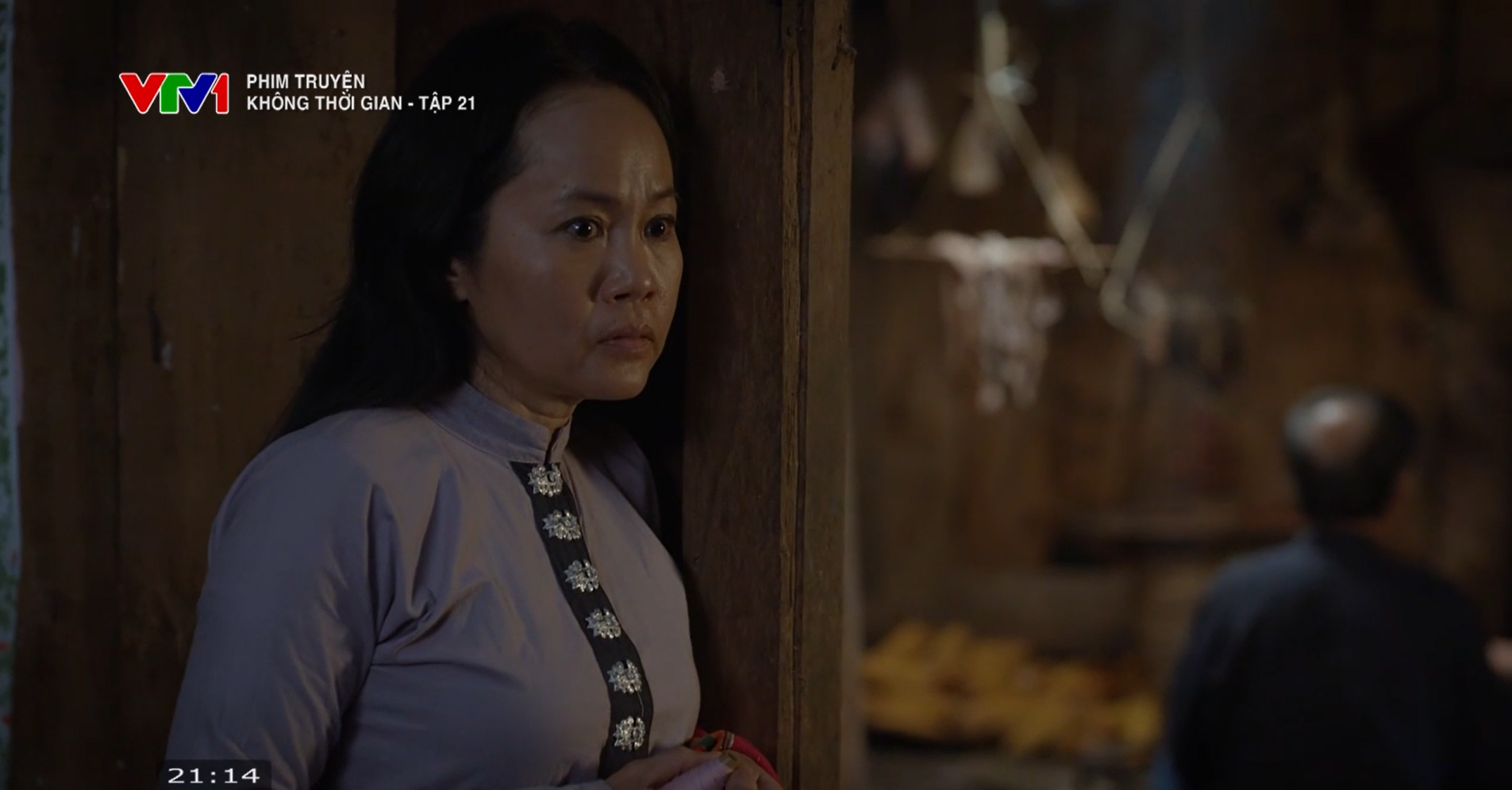 Nhân vật Nhớ lớn lên trong chiến trong, có quá khứ đau lòng