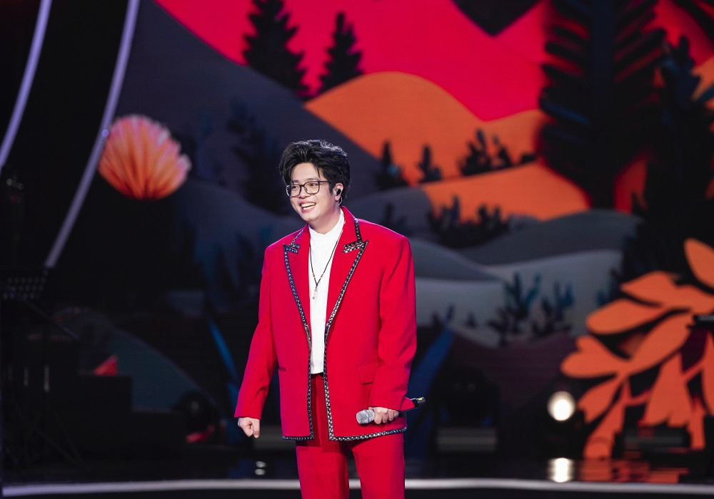 Sự góp mặt của Bùi Anh Tuấn mang đến một mảng màu sắc khác biệt trong show. Các khách mời cho biết họ tham gia vì tình cảm và sự quý mến dành cho chủ nhân đêm nhạc.