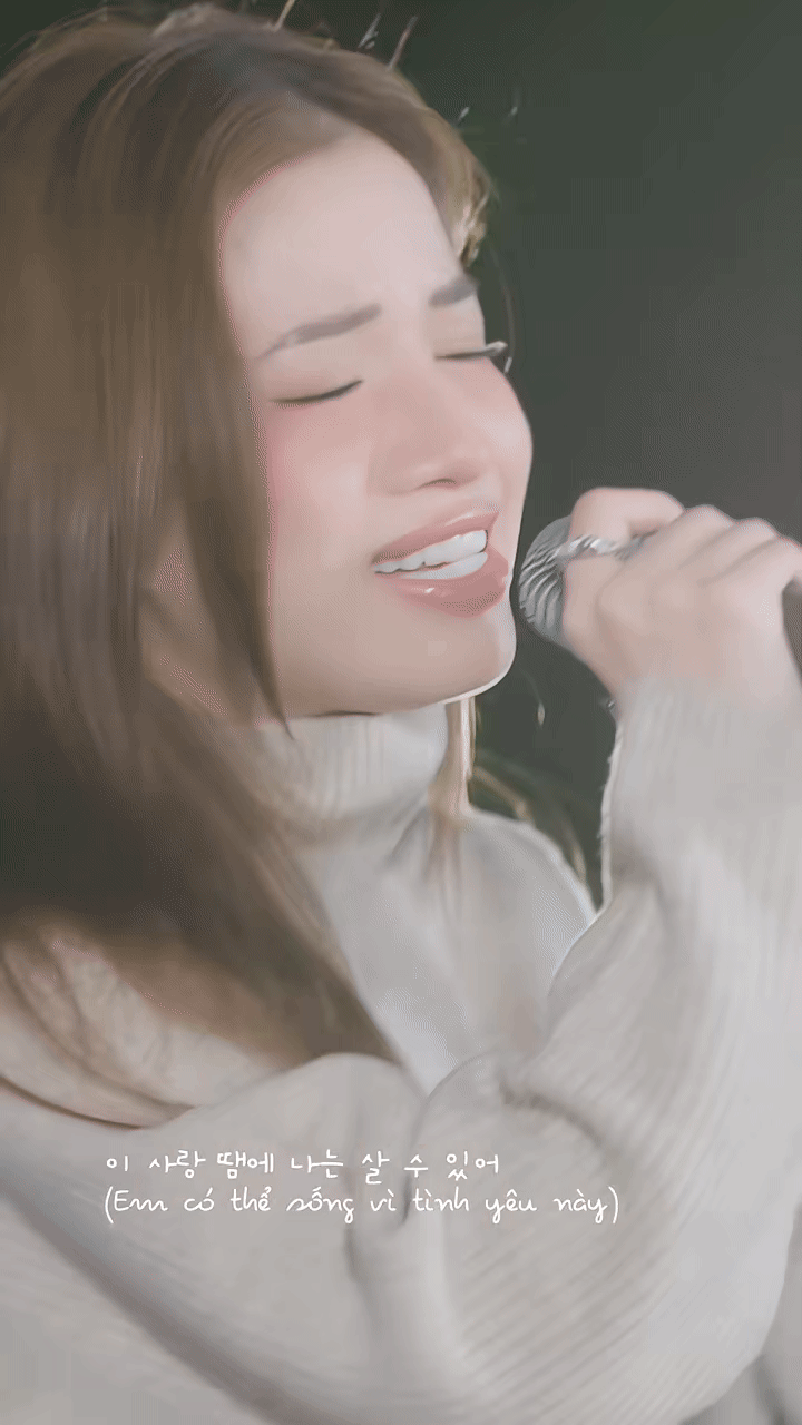 Nữ ca sĩ trẻ khơi dậy cảm xúc trong khán giả với giọng hát truyệt mỹ của mình