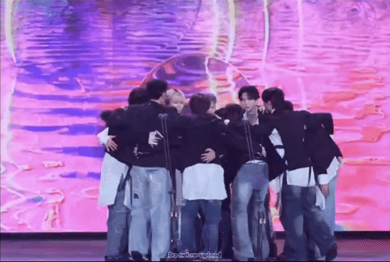 Nhóm nam hoạt động 10 năm vẫn chăm chỉ và bùng nổ thành tích