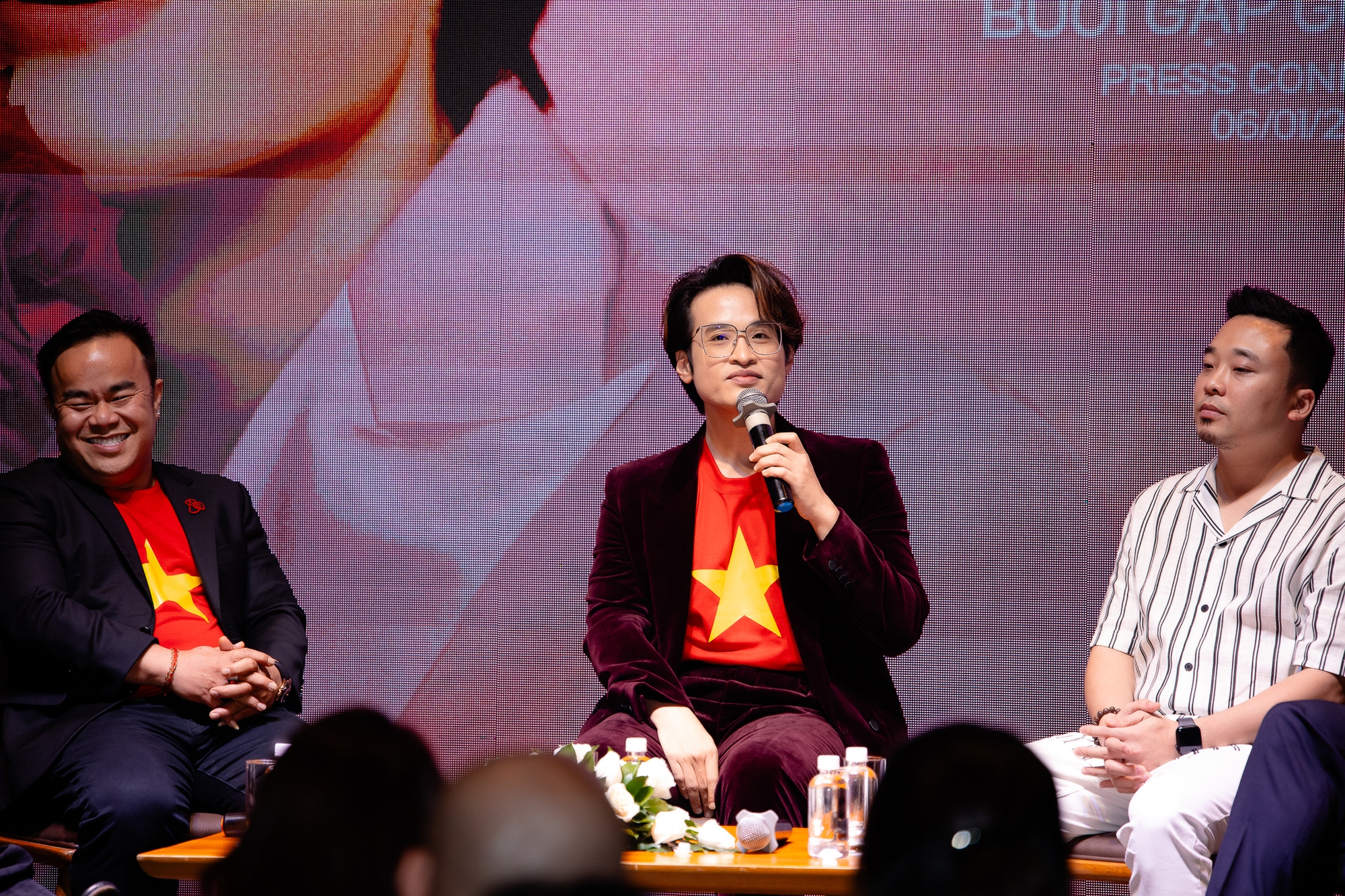 Hà Anh Tuấn lịch lãm tại sự kiện