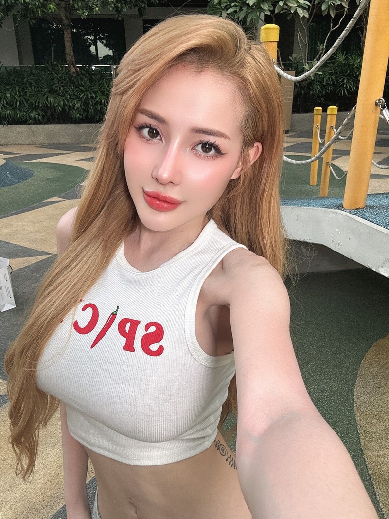 Ồn ào xung quanh Ngân 98 đang nhận được sự quan tâm trên mạng xã hội