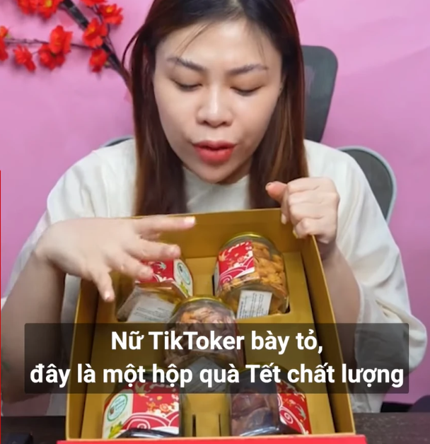 Giỏ quà Tết có giá gần 600k của Hồng Loan được CĐM và nhiều TikToker khen 