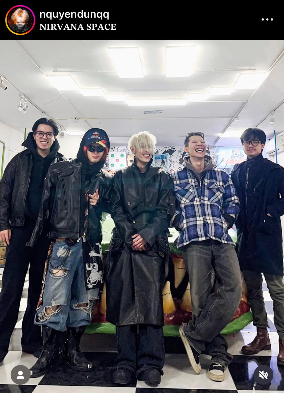 Wren Evans và MCK xuất hiện chung 1 khung hình