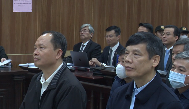 Cựu bí thư Tỉnh ủy Thanh Hóa Trịnh Văn Chiến và cựu Chủ tịch UBND tỉnh Thanh Hóa Nguyễn Đình Xứng bị đề nghị mức án 36 tháng tù nhưng cho hưởng án treo