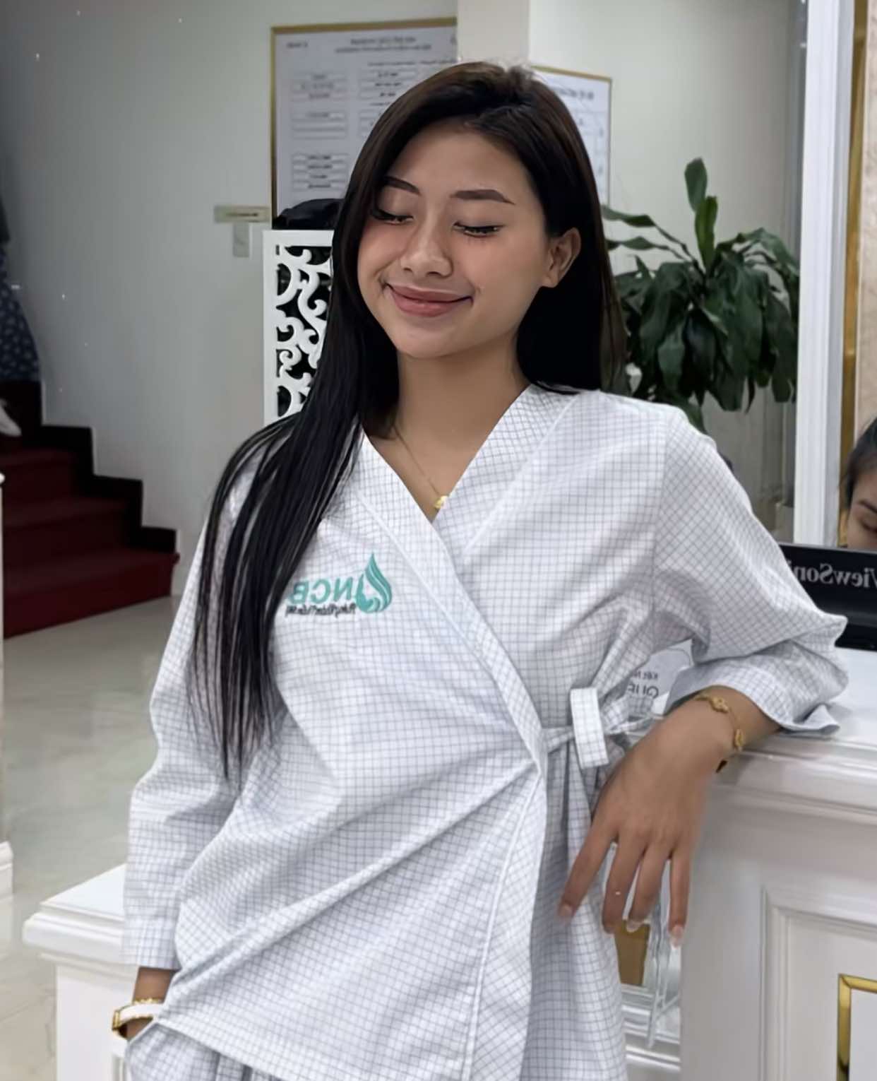 Louis Phạm khoe ảnh đi phẫu thuật nâng ngực